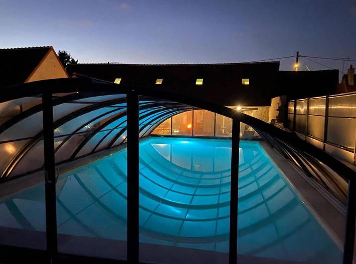 Location de vacances pour 14 personnes, avec Terrasse et Jardin ainsi que Piscine et Vue dans Château de Chambord