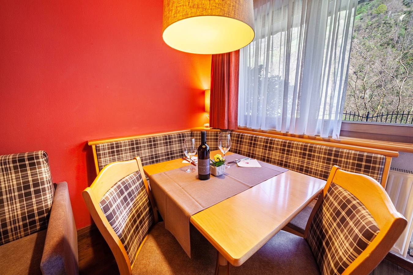Ganze Wohnung, Ferienwohnung "Alpenhof Lodge Almrose" mit Bergblick, Pool & Sauna in Saltaus, St. Martin in Passeier