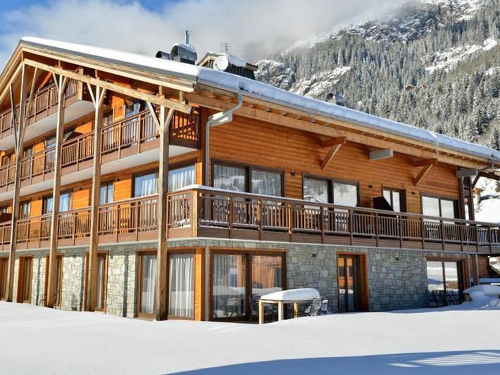 Camping pour 6 personnes, avec Balcon ainsi que Piscine et Sauna
