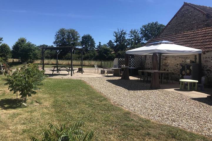 Gîte pour 5 personnes, avec terrasse et jardin