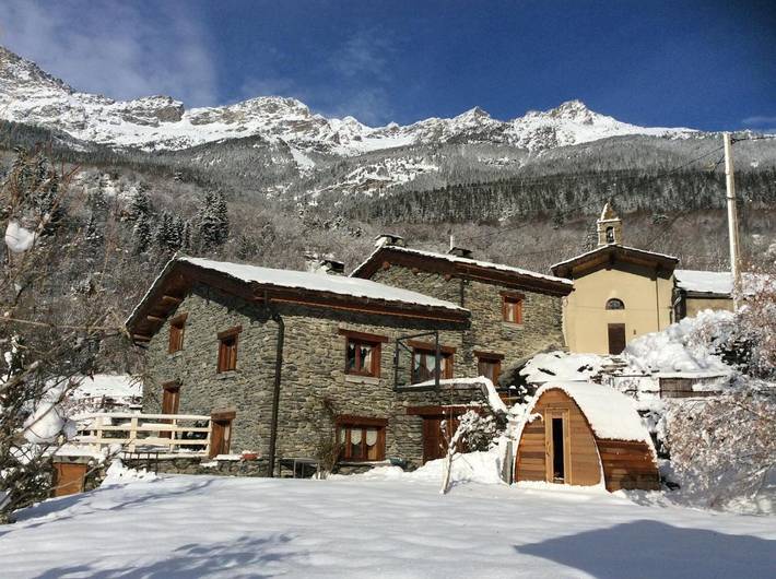 Gîte pour 15 personnes, avec Balcon et Terrasse ainsi que Jardin et Sauna à Saint-André (Savoie)