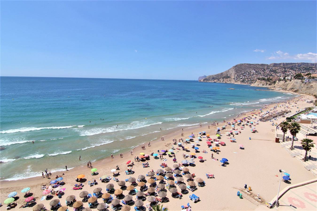 Entire apartment, -1ºlínea Playa-Wifi y Garaje Gratis. in Calpe Old Town, Calpe
