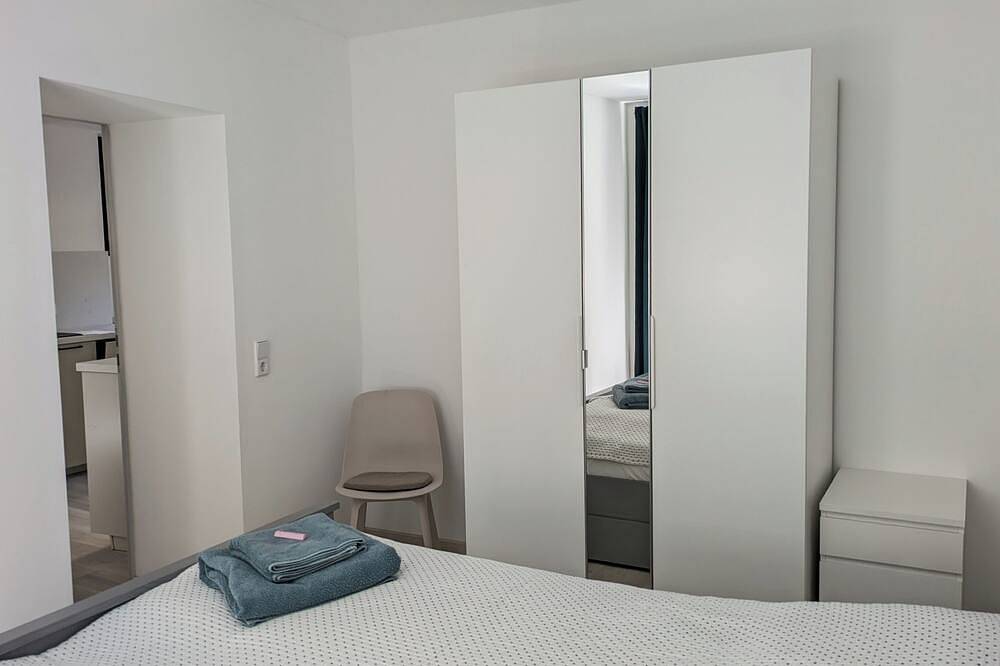 Ganze Wohnung, Moderne 3-Zimmer-Ferienwohnung direkt am Saaleradwanderweg in Halle (Saale), Saale-Unstrut