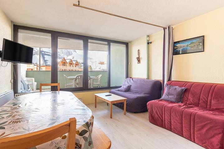 Apartamento entero, Apartamento 'Mongie Hebdo' con vistas a la montaña y balcón in La Mongie, Bagnères-de-Bigorre