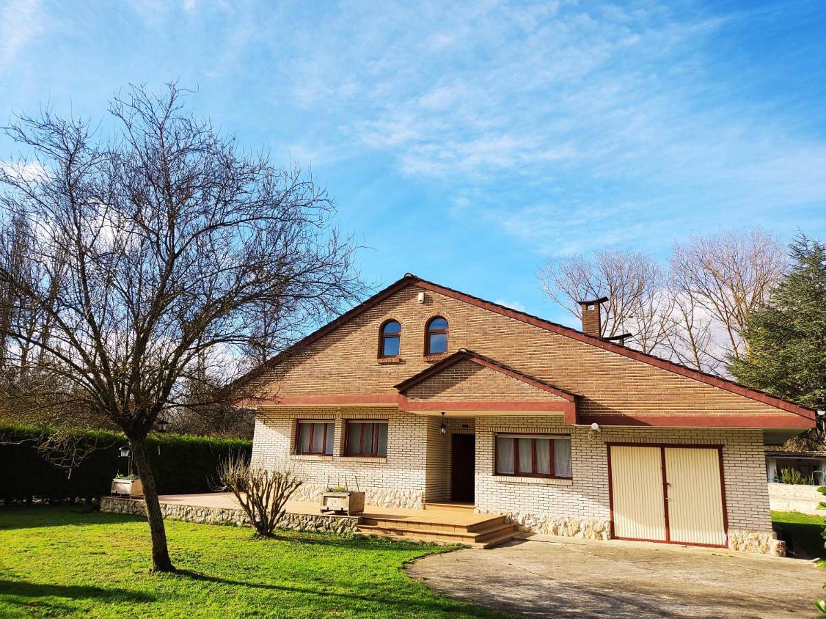Six-Bedroom House in Merindad de Montija, Cordillera Cantábrica