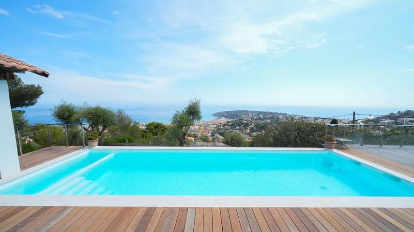 Villa pour 10 personnes, avec Balcon et Terrasse ainsi que Jardin et Piscine à Roquebrune-Cap-Martin - 2