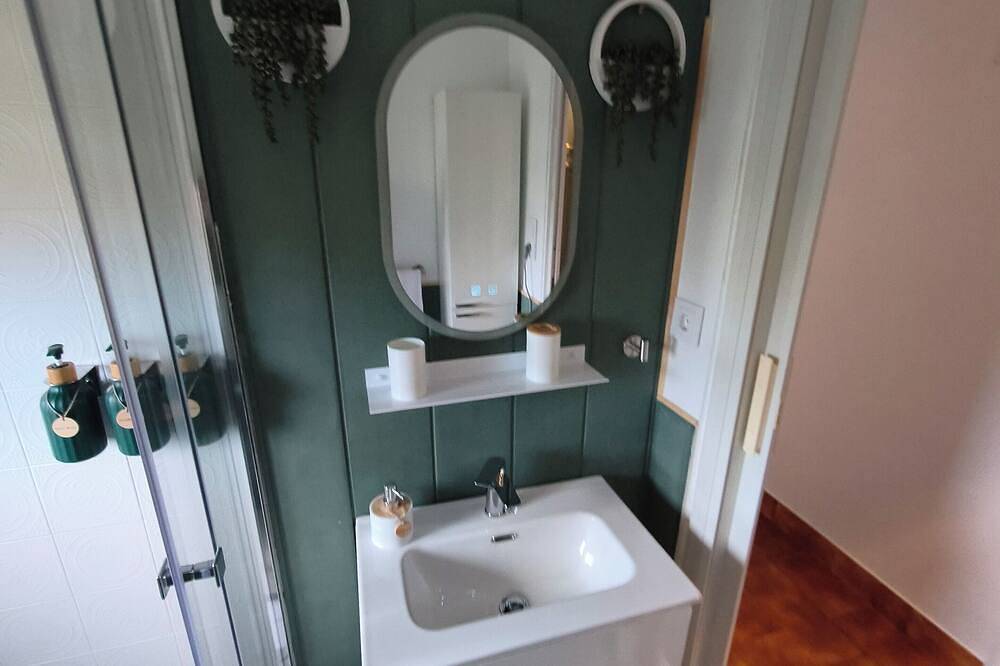 Entire apartment, Charming apartment in Vigo with views of the valley (pet friendly) in Vigo, Galician Coast