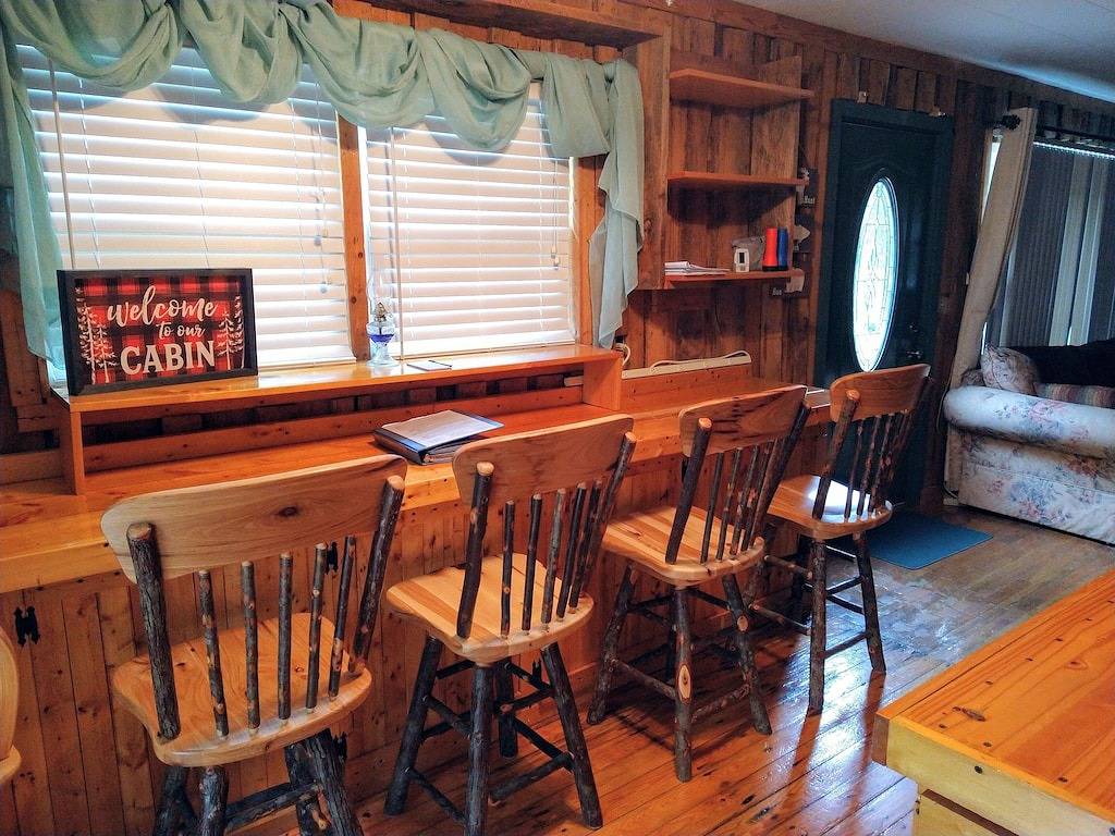 Creekside Hideout in Blue Ridge Parkway, Ashe County