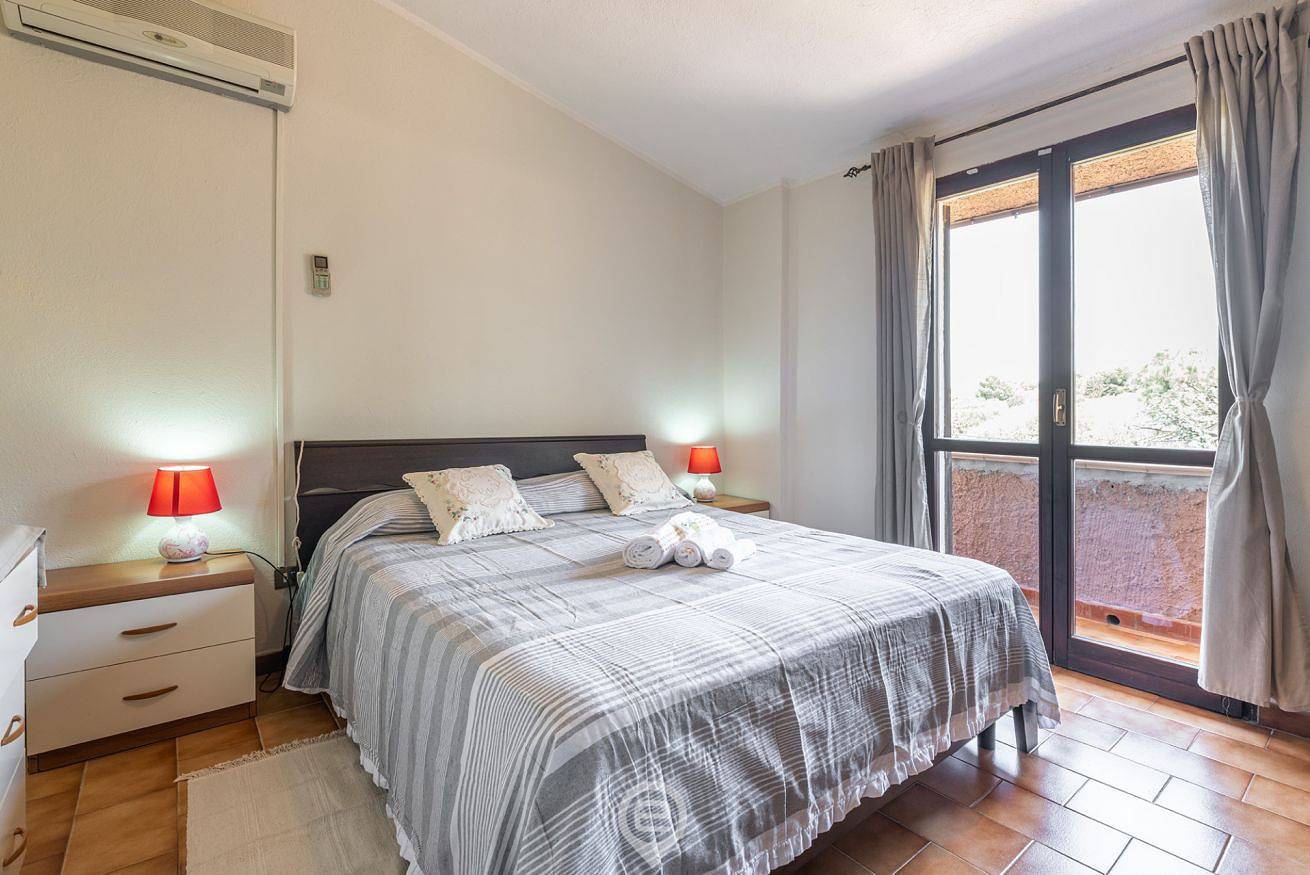 Appartement entier, Appartement de vacances pour 4 personnes avec balcon/terrasse in Capitana, Quartu Sant'Elena