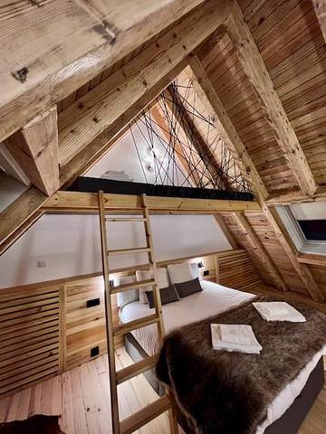 Gîte pour 7 personnes, avec terrasse ainsi que sauna et vue dans Tredós