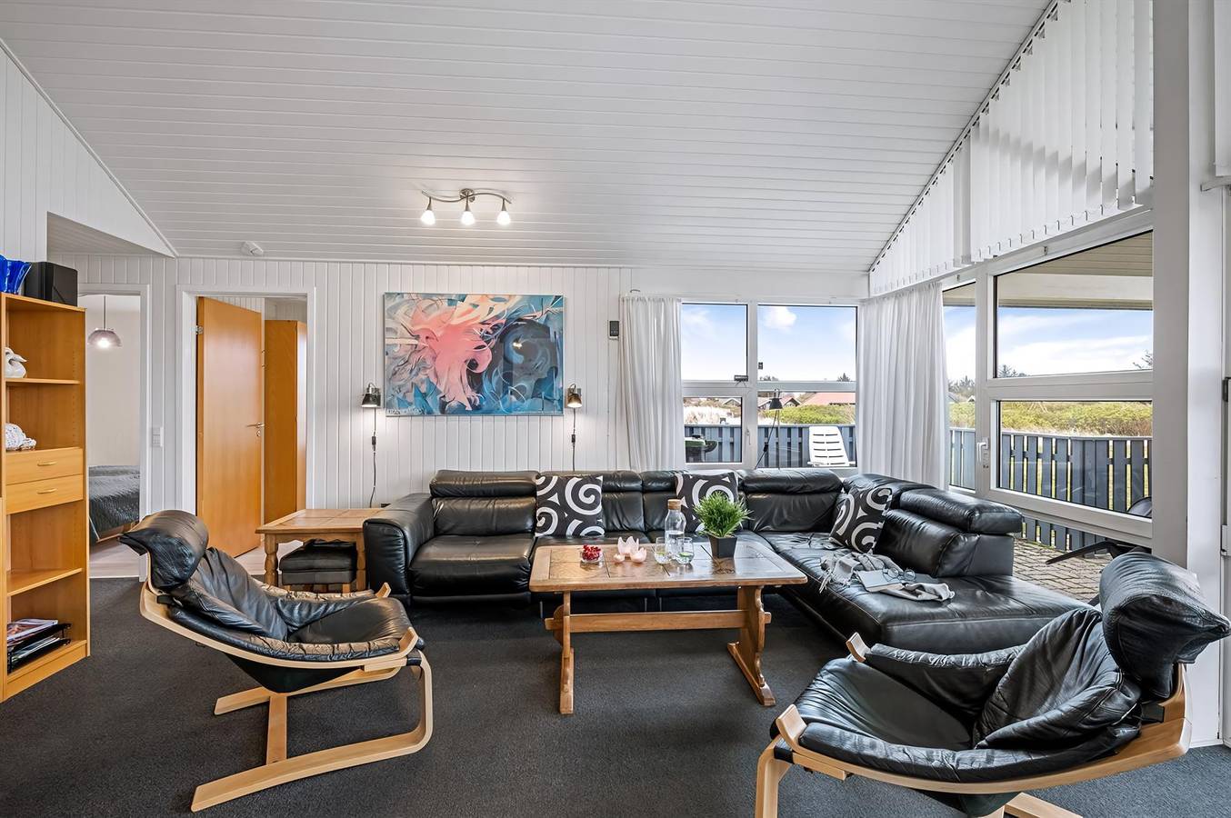 Amazing home in Hvide Sande w/ 4 Bedrooms, Wifi and Internet in Skodbjerge, Haurvig