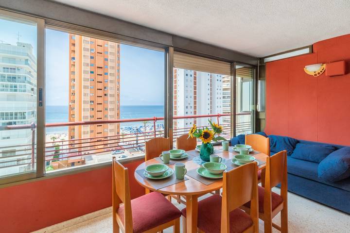Apartamento entero, Apartamento 'Coblanca 7' con terraza privada, Wi-Fi y aire acondicionado in Playa de Levante, Costa Blanca