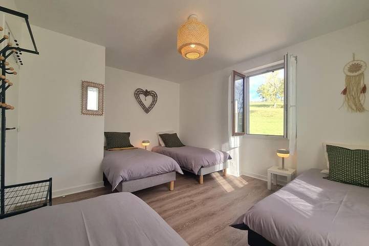 Gîte pour 6 personnes, avec jardin à Belmont-de-la-Loire - 2