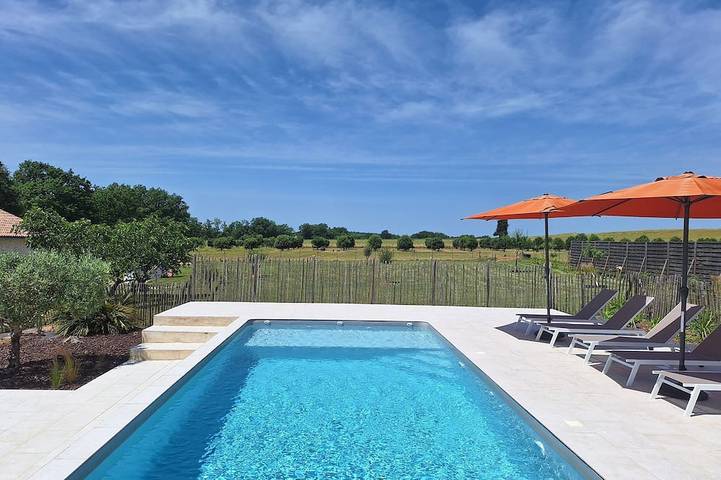 Location de vacances pour 5 personnes, avec Jacuzzi et Terrasse ainsi que Jardin et Sauna à Cunèges