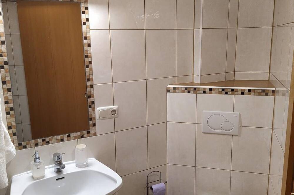 Ganze Wohnung, Ferienwohnung \"Raus aufs Land\" - Appartement/Fewo mit Südwest-Balkon in Südoststeiermark, Fehring