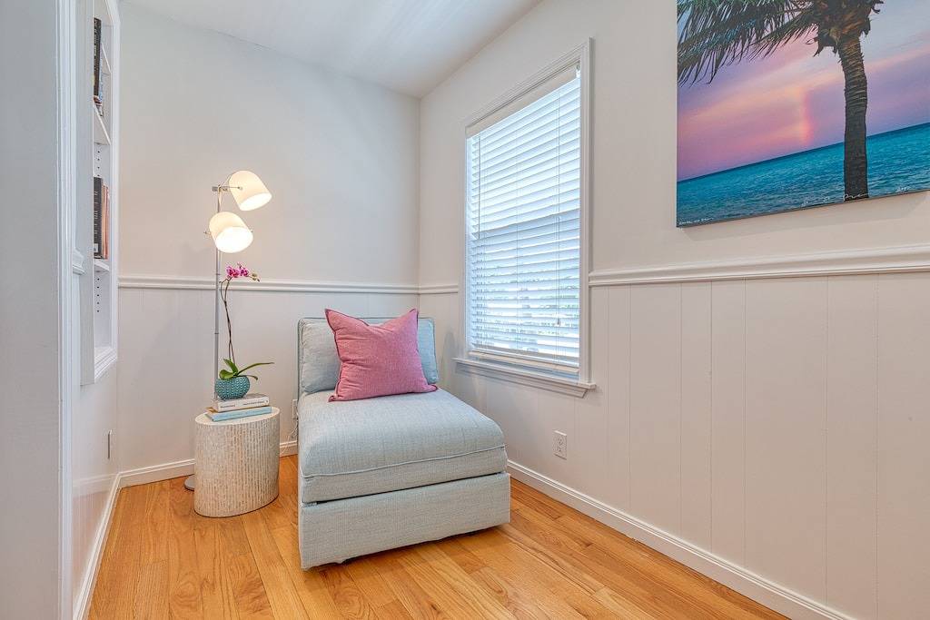 \"Blue Bungalow\" ~ 2 Schlafzimmer Reihenhaus in Truman Annex Community mit Pool! in Key West, Lower Keys