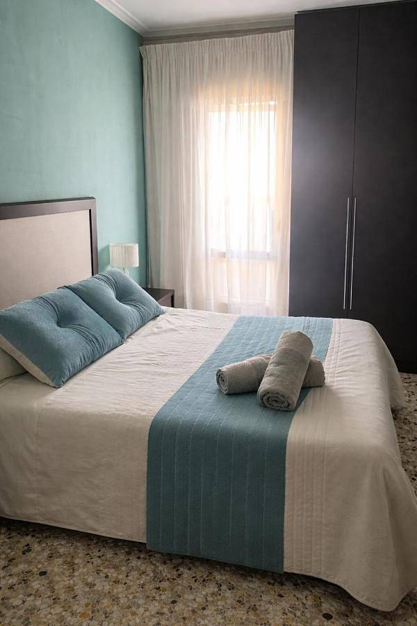 Casa rural para 11 personas, con balcón, Se admiten mascotas en Albalate del Arzobispo