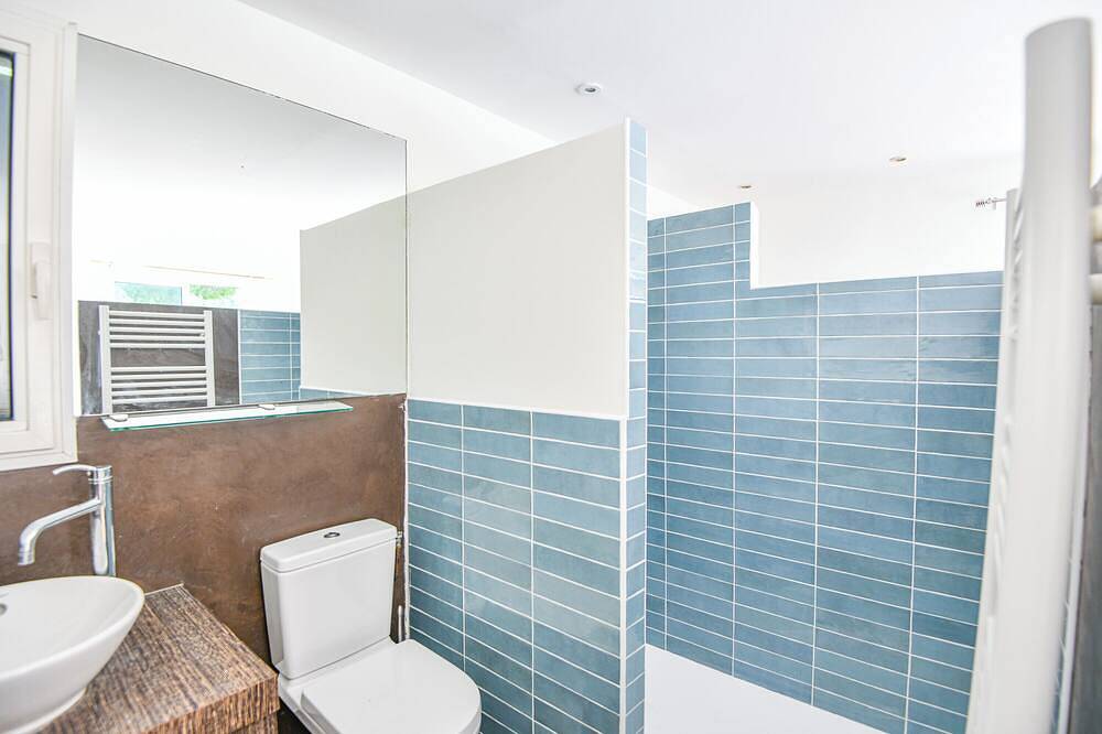 La Maison Bleue - Cabanon avec piscine et parking in Le Rove, Mittelmeerküste (Frankreich)