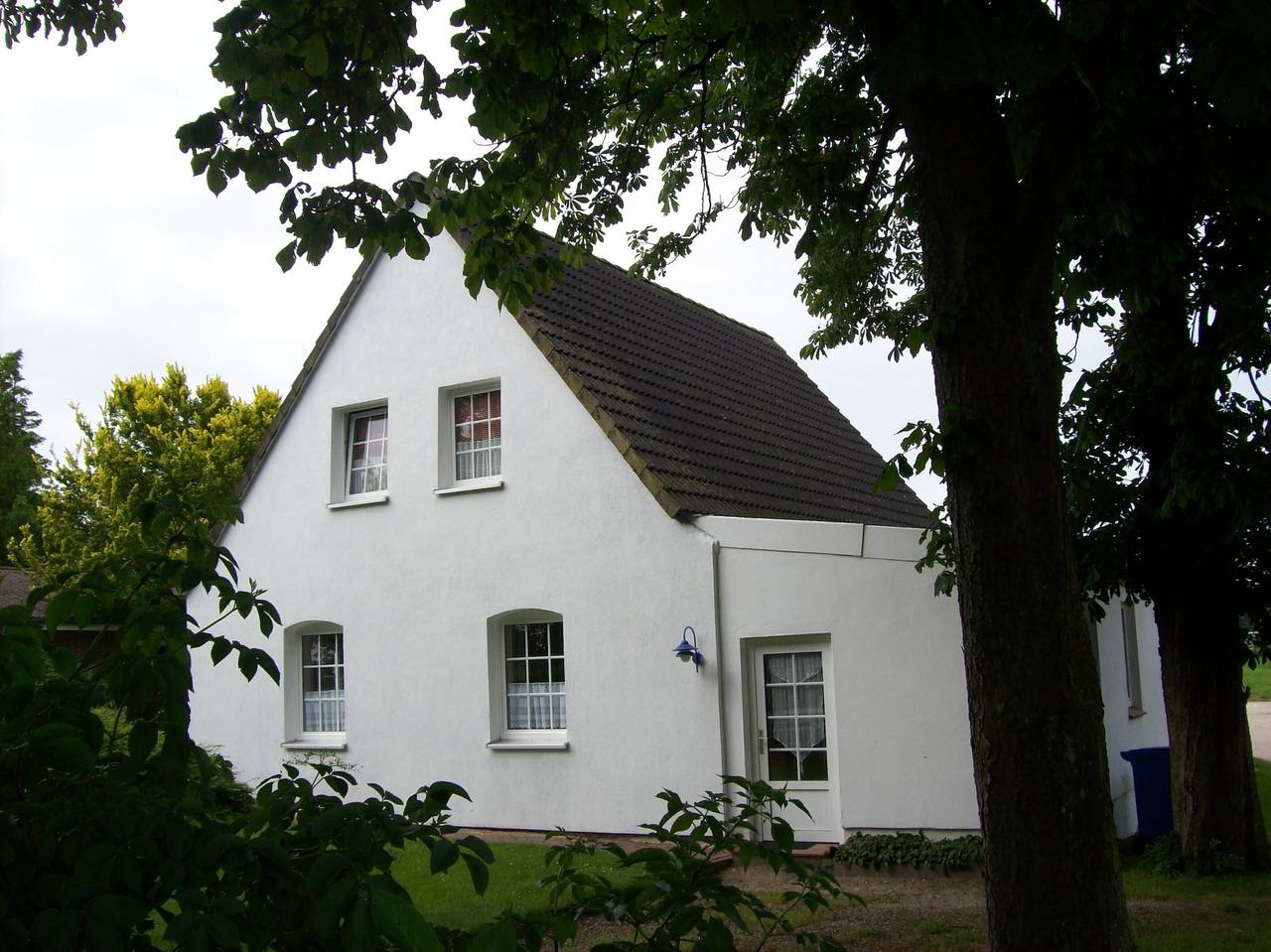 Ganze Wohnung,  '3-Raum-Ferienwohnung' mit Privatterrasse, Gemeinschaftsgarten und Wi-Fi in Wesselburener Deichhausen, Nordseeküste