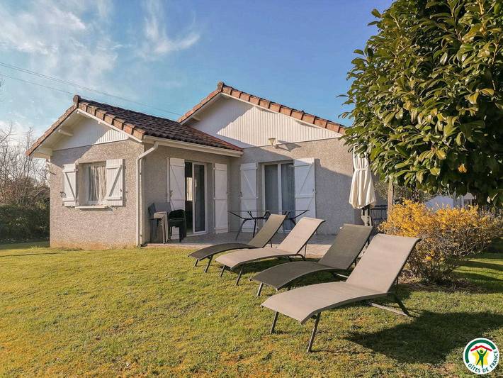 Gîte pour 5 personnes, avec Balcon/Terrasse ainsi que Terrasse et Jardin
