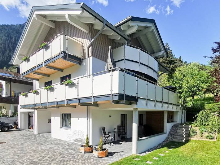 Ferienwohnung für 4 Personen, mit Terrasse und Ausblick in Gaschurn