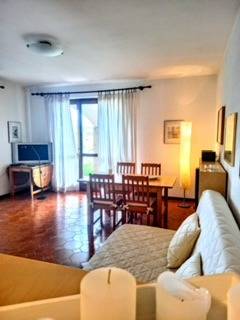 Appartement entier, Appartement de vacances pour 4 personnes avec terrasse in Tignale, Montagnes autour du lac de Garde