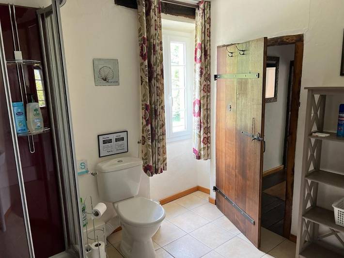 Gîte pour 6 personnes, avec piscine ainsi que jardin et vue à Jouqueviel - 4