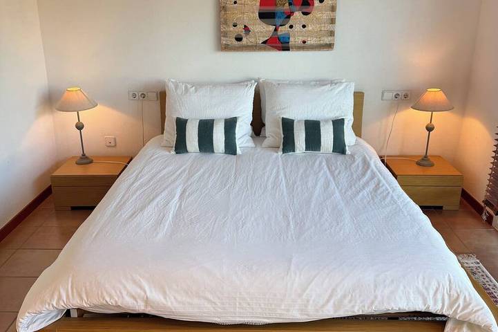 Appartamento intero, Waterfront apartment in Platja Es Caials (Cadaques), Cadaques