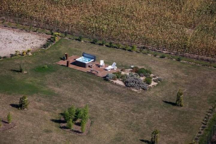 Gîte pour 2 personnes, avec jardin ainsi que piscine et jacuzzi à Saint-Martin-sur-Oust