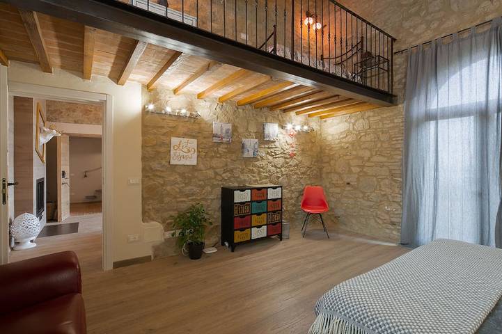 Villa Marghi, moderna villla con piscina a sfioro con vista sul Lago Trasimeno in Magione, Lago Trasimeno