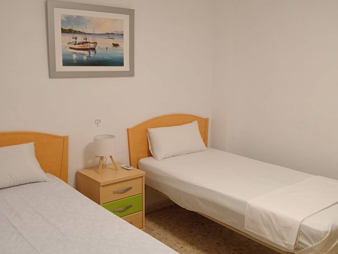Apartamento entero, Apartamento con aire acondicionado y terraza, 3 dormitorios para 6 personas in Playa de Torre del Mar, Torre del Mar