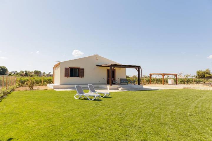 Agriturismo per 3 persone, con giardino e panorama a Marsala