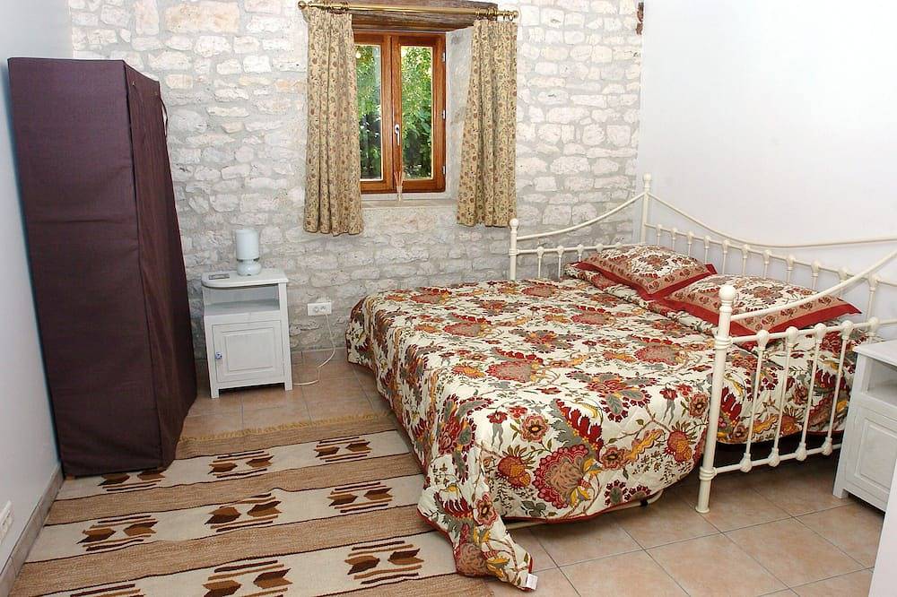 2 chambres 2 salles de bains Quercy traditionnelle grange en pierre in Montaigu-de-Quercy, Quercy