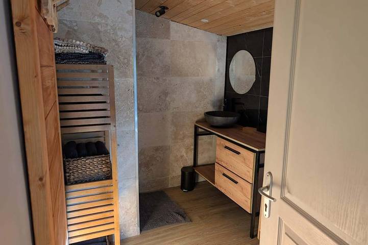 Location de vacances pour 4 personnes, avec piscine à Houlle - 3