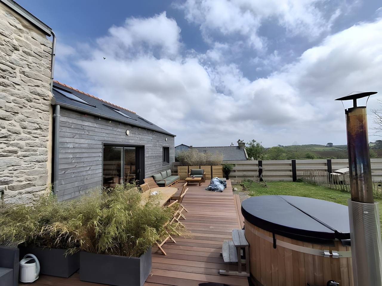 Chalet breton avec bain nordique et vue sur golf à Plouarzel in Plouarzel, Région de Brest