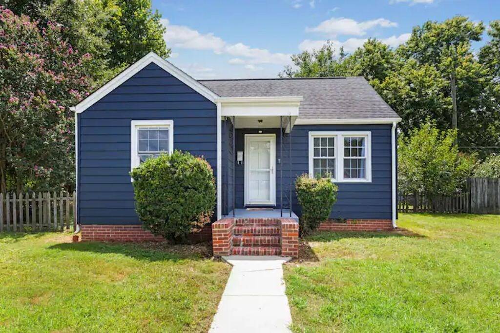 Cozy Stays Cottage *Close to Nascar & Hot Spots* in Henrico County