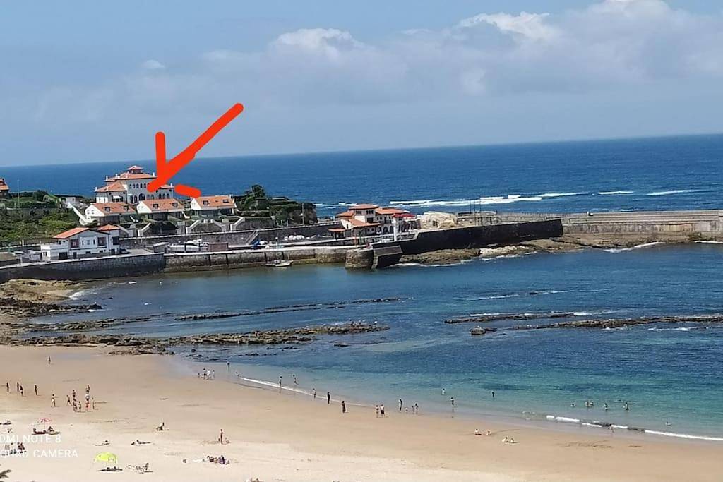 Apartamento entero, Edificio Tudor un mirador al Cantábrico in Comillas, Costa de Cantabria