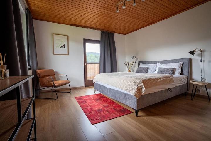 Ferienwohnung für 2 Personen, mit Balkon und Terrasse sowie Garten und Ausblick in Schörfling am Attersee