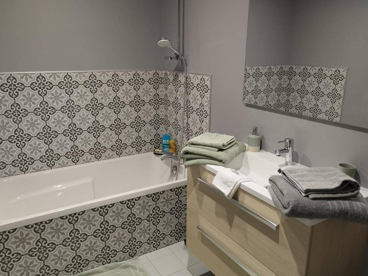 Appartement de vacances entier, Double Room in Saint-Leu-d'Esserent, Oise