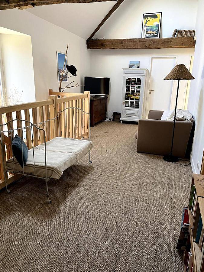 Location de vacances pour 8 personnes, avec terrasse ainsi que jardin et vue à Saint-Jean-le-Vieux - 3