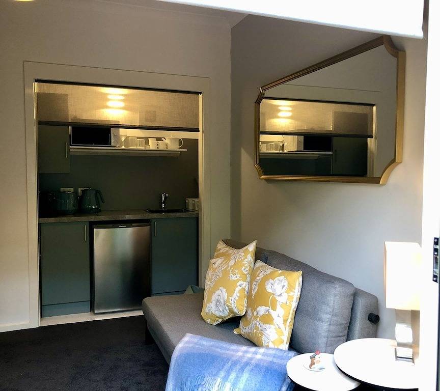 Delightful Self Contained Private Suite with Kitchenette in Trentham, Hepburn Shire