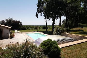 Gîte pour 9 personnes, avec jardin et terrasse à Meilhan-sur-Garonne