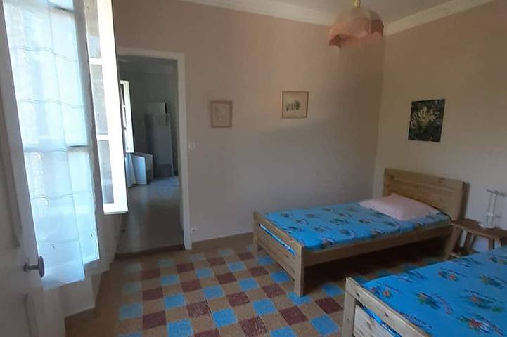 Gîte pour 4 personnes, avec piscine ainsi que terrasse et jardin à Les Mages - 3