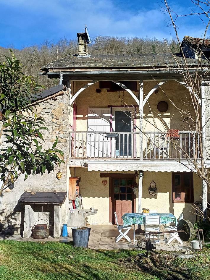 Location de vacances pour 8 personnes, avec jardin à Ercé - 2