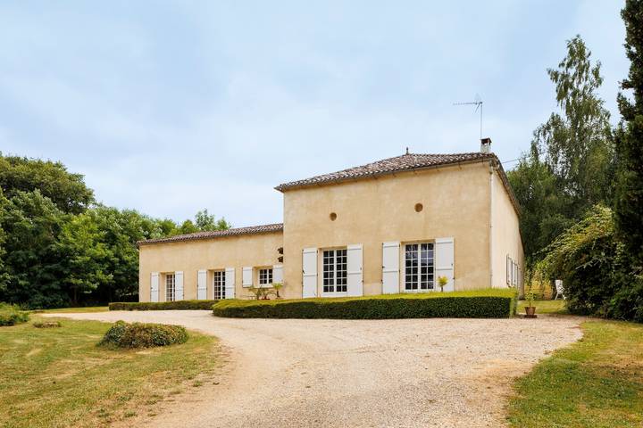 Casa vacanze "Le Domaine De Vert-Bois" con 2 terrazze private e Wi-Fi in Sainte-Radegonde, Libourne e dintorni
