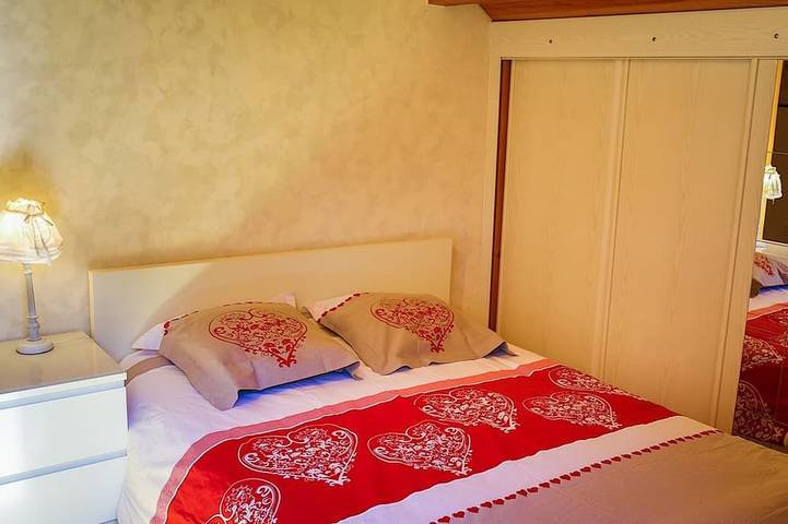 Chalet Edelweiss15 Personnes 175m² 5 Chambres Balcon Terrasse Jacuzzi Sauna in Rémelfing, Sarreguemines
