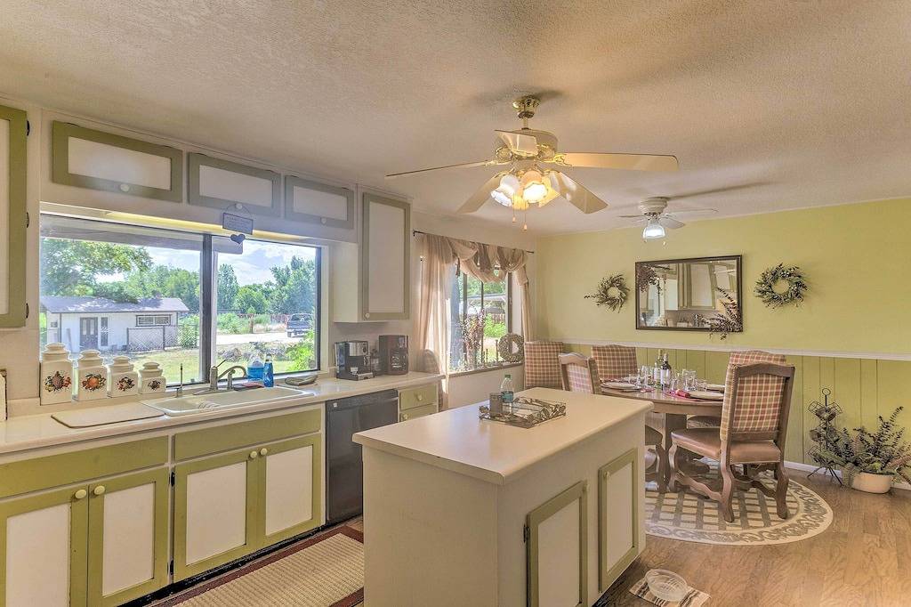 Neu! Downtown Cottonwood Home mit Whirlpool und Terrasse! in Cottonwood (AZ), Coconino Nationalwald