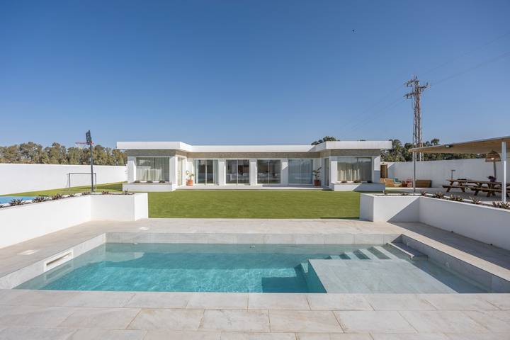 Casa rural para 12 personas, con jardín - 1