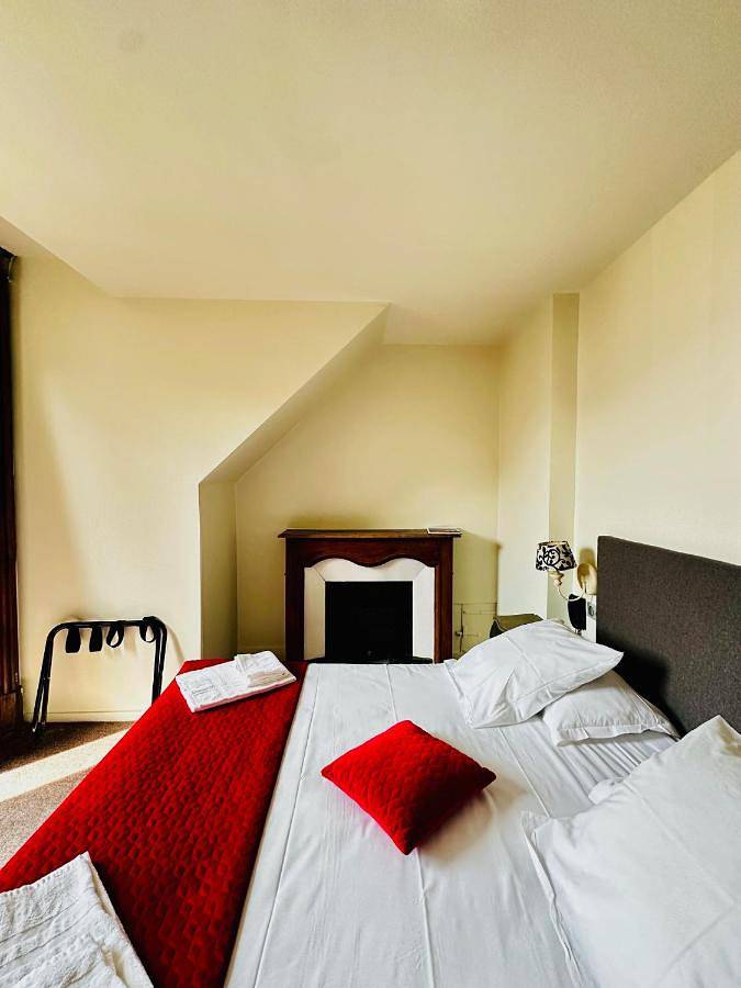 Hôtel pour 6 personnes, avec vue ainsi que jardin et piscine, animaux acceptés à Vizille - 3