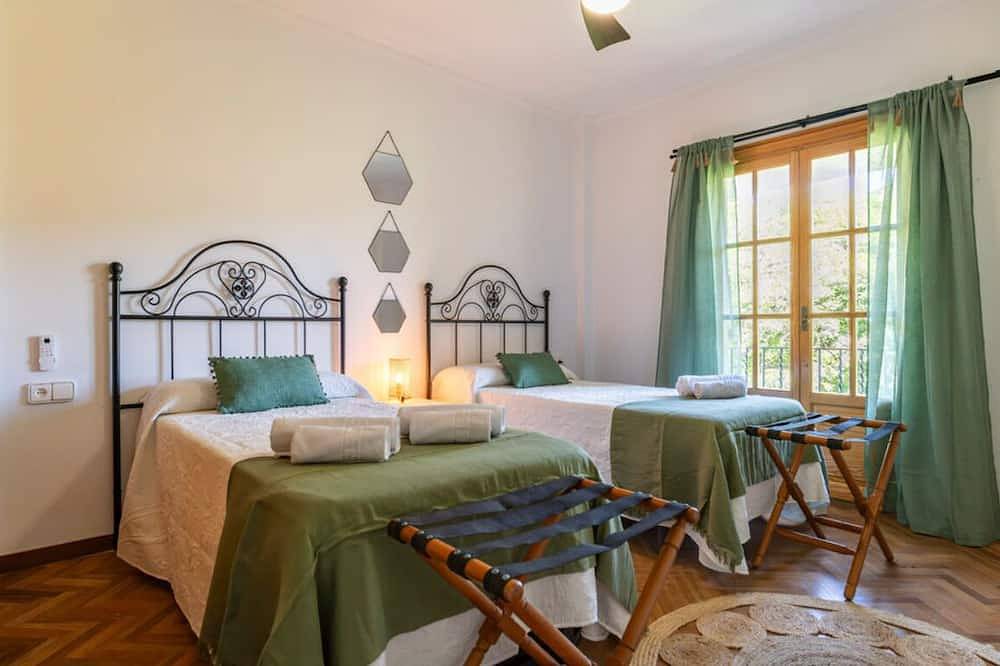 A 30 minutos de Málaga! Villa ideal para grupos grandes, con sala de juegos in Casarabonela, Sierra de las Nieves
